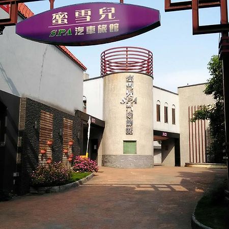 Michelle Motel Taichung Exteriör bild