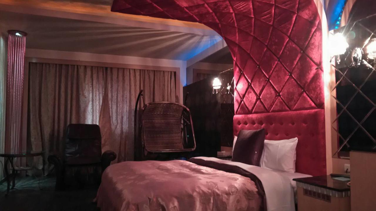 Michelle Motel Taichung Exteriör bild